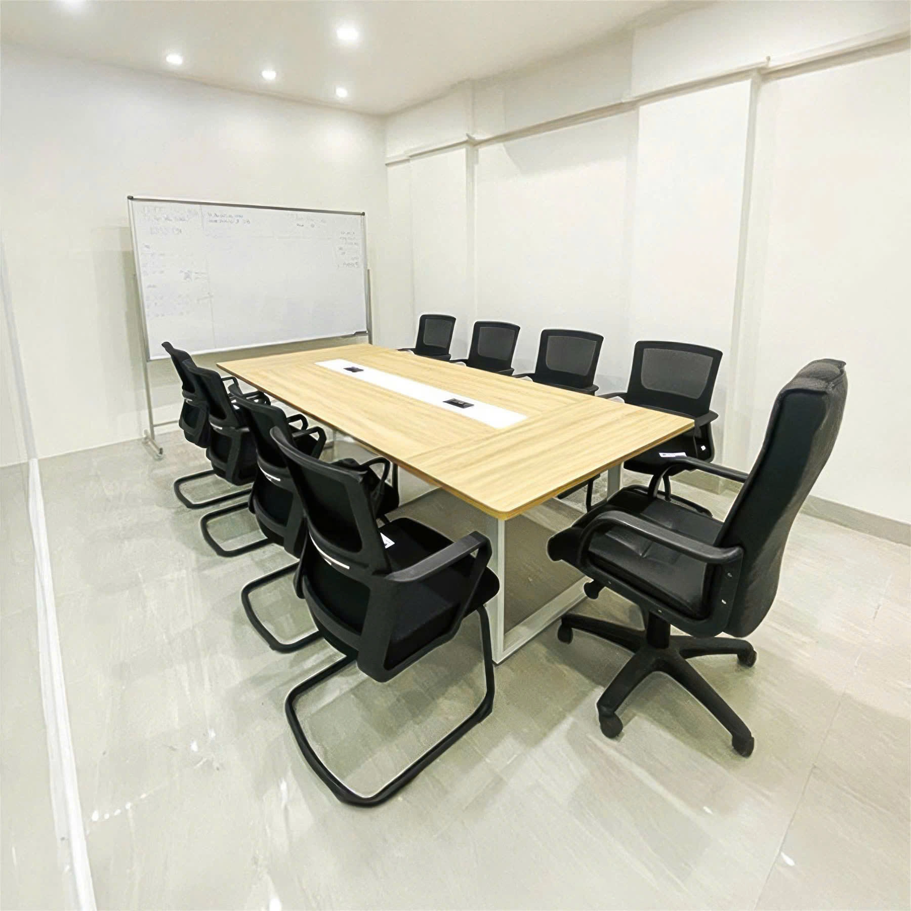 Bàn họp chân sắt NM-BH1810CS