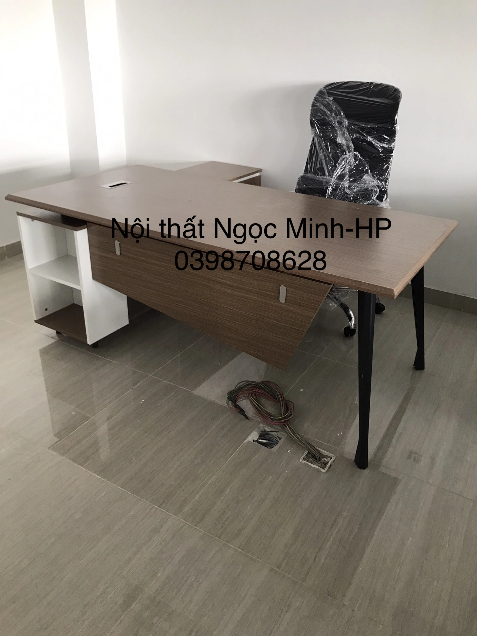 Bàn lãnh đạo NM-BLD04