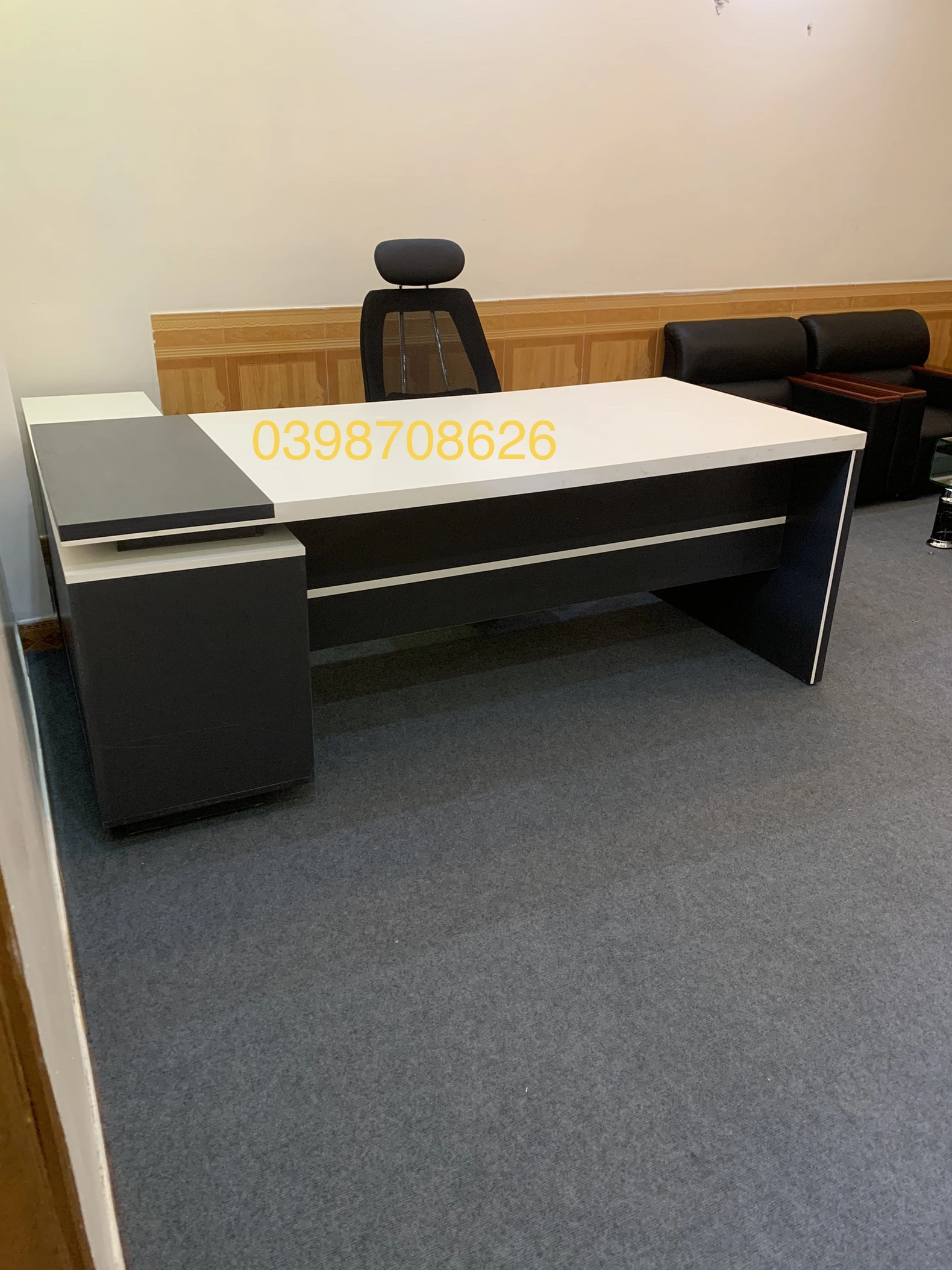 Bàn lãnh đạo NM-BLD06