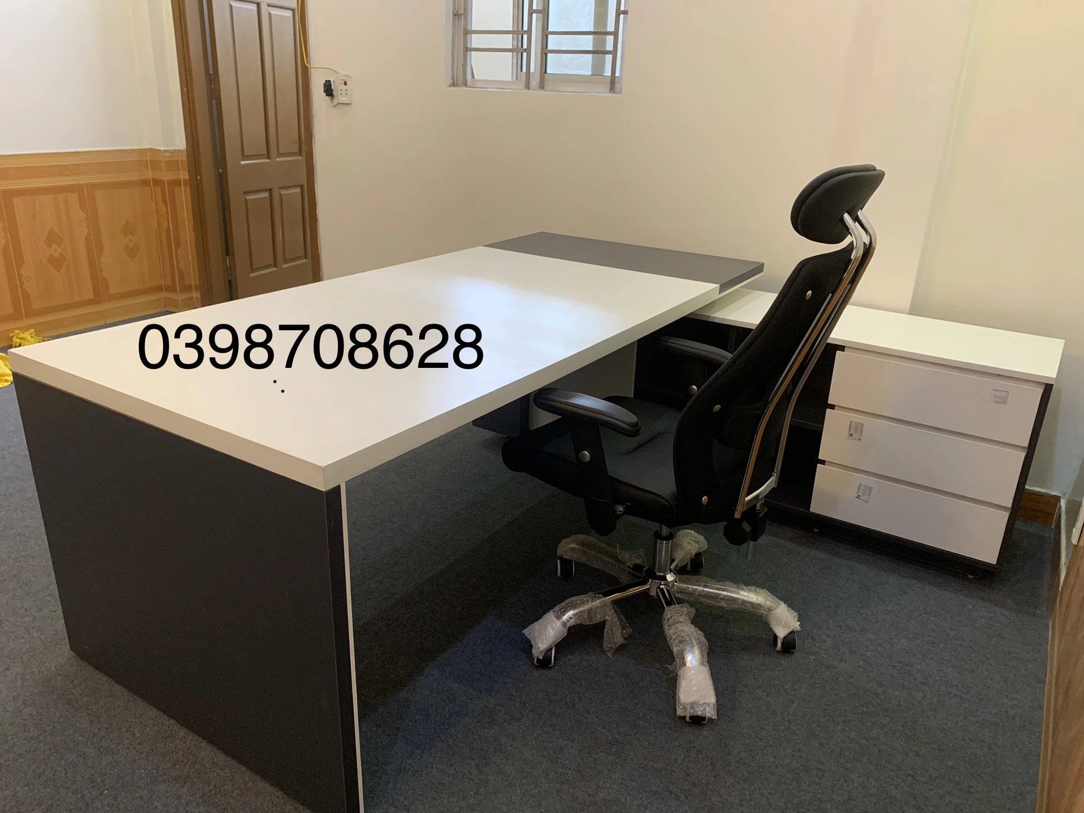 Bàn lãnh đạo NM-BLD07