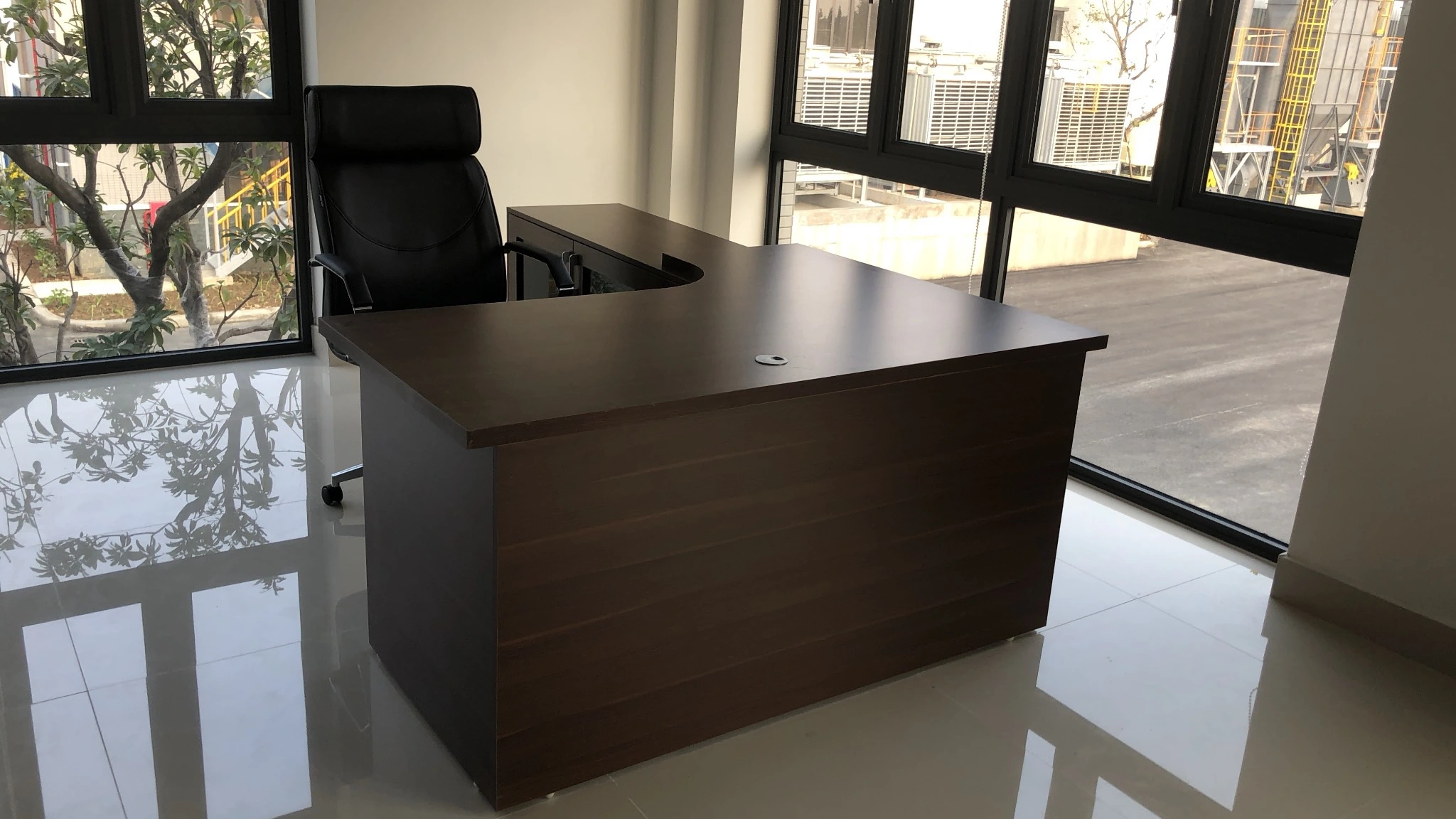 Bàn lãnh đạo NM-BLD08