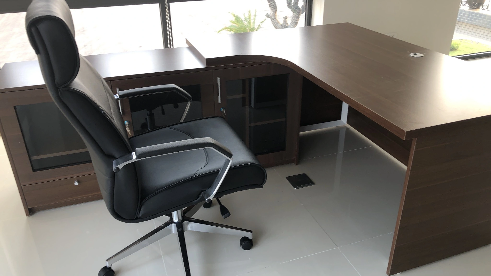 Bàn lãnh đạo NM-BLD08