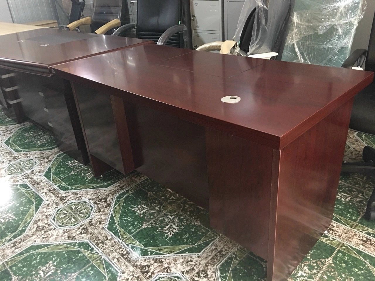 Bàn lãnh đạo NM-BLD12