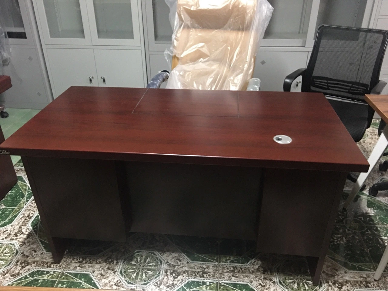 Bàn lãnh đạo NM-BLD12