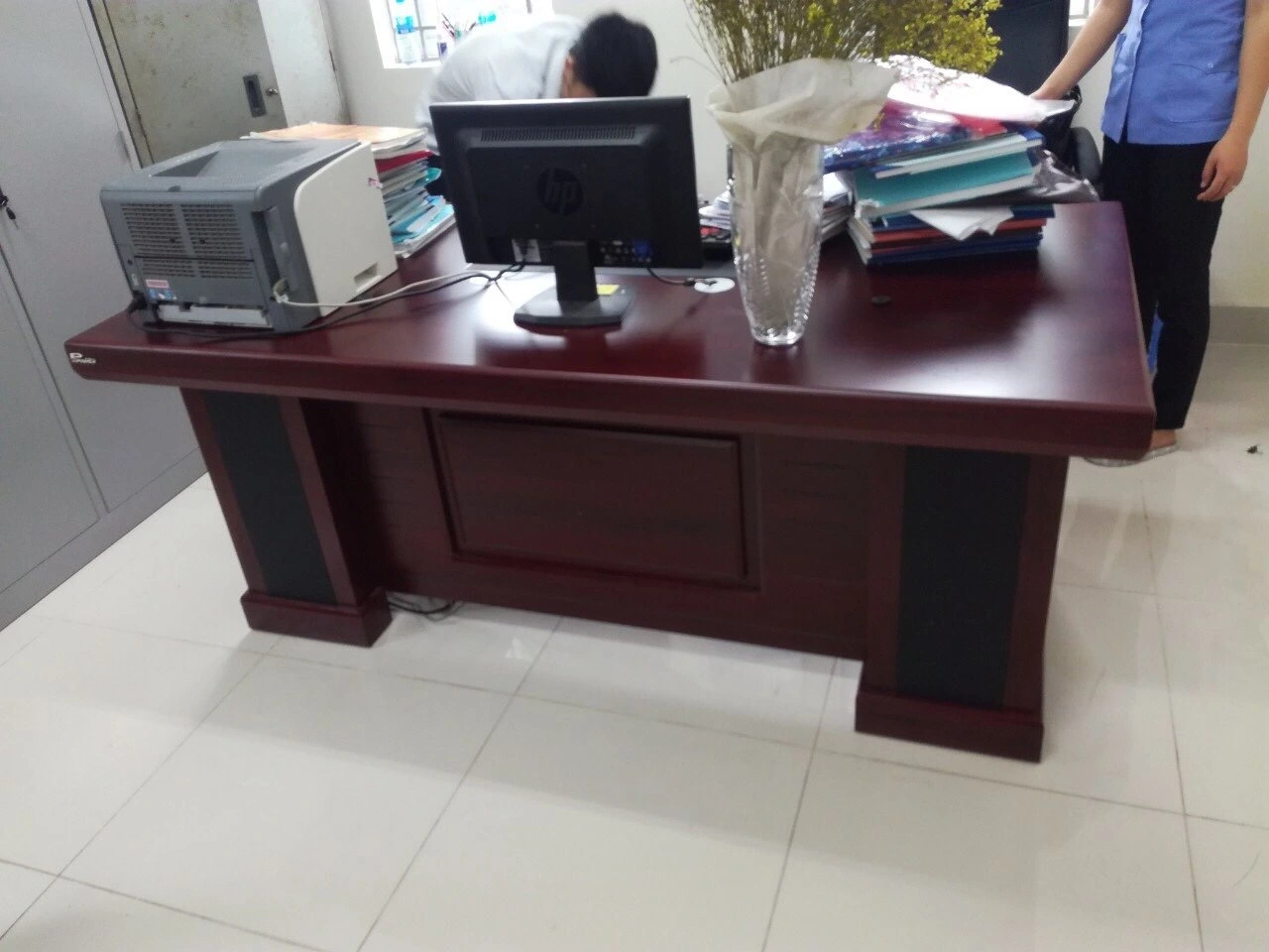 Bàn lãnh đạo NM-BLD16