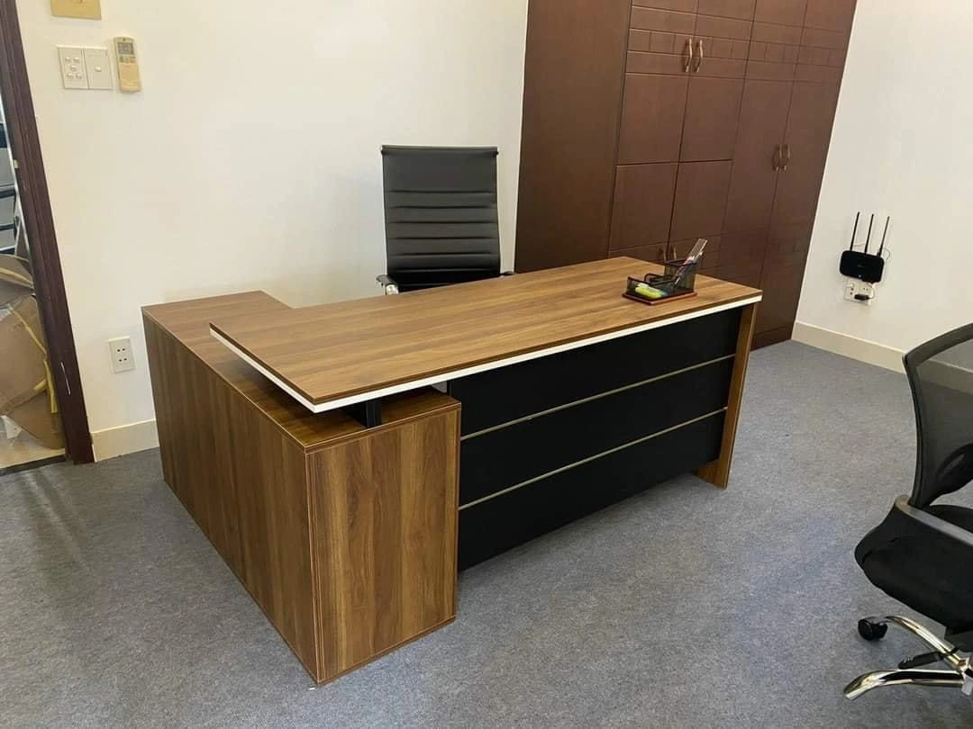 Bàn lãnh đạo NM-BLD18