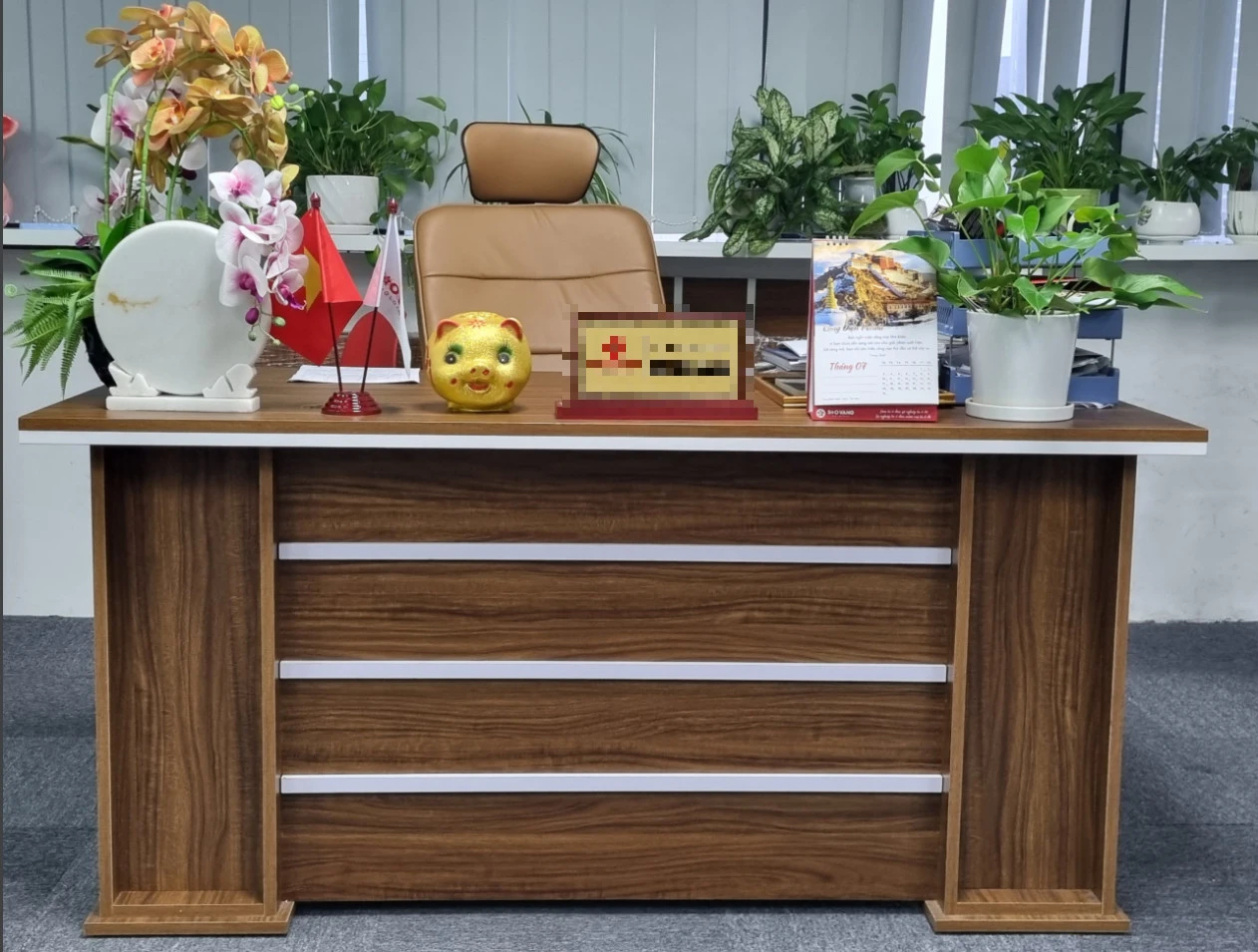 Bàn lãnh đạo NM-BLD24