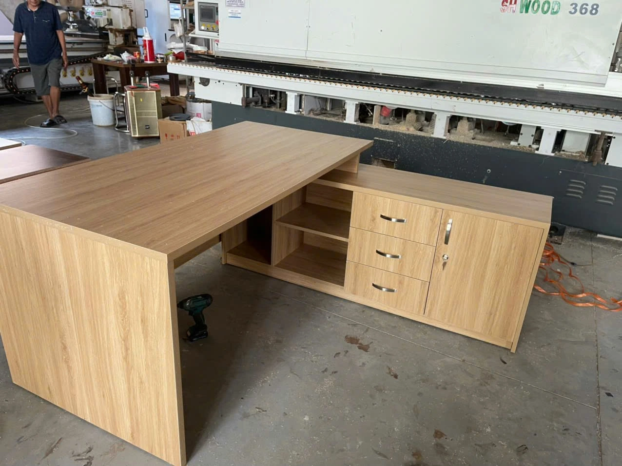 Bàn lãnh đạo NM-BLD43