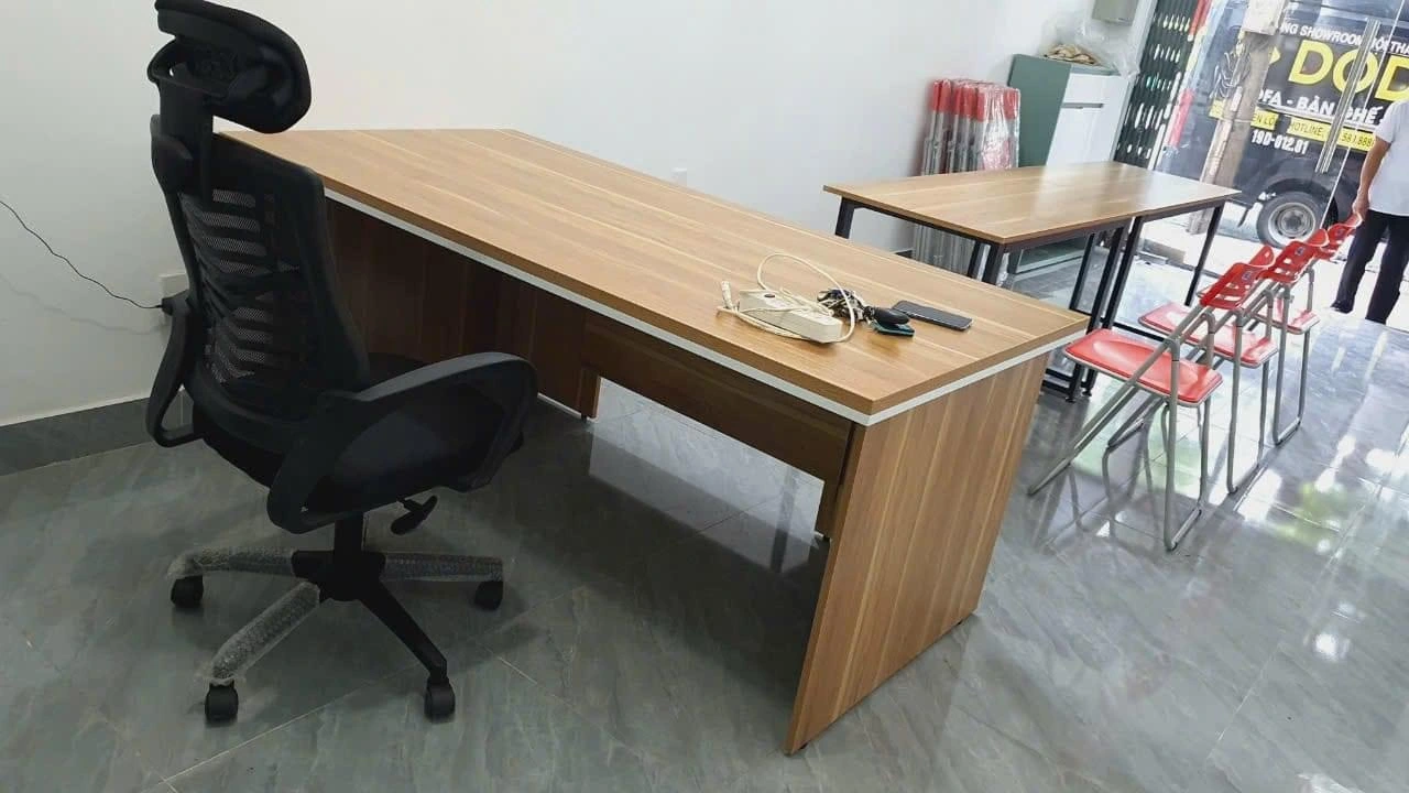 Bàn lãnh đạo NM-BLD46