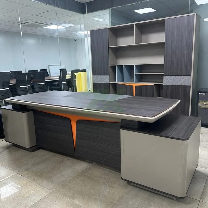 Bàn lãnh đạo NM-BLD62