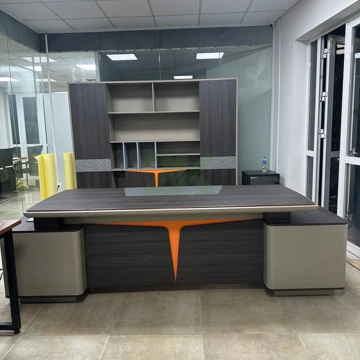 Bàn lãnh đạo NM-BLD62