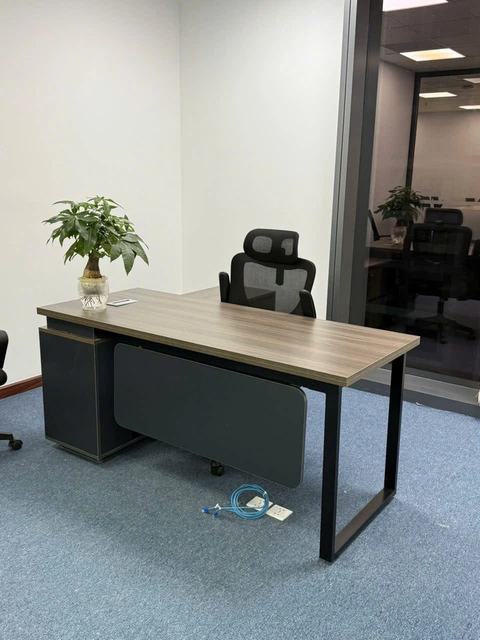 Bàn lãnh đạo NM-BLD88